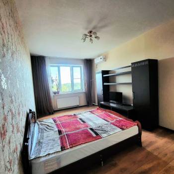Продается 1-комнатная квартира, 42,9 м²