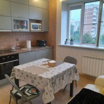 Сдается 1-комнатная квартира, 51,9 м²