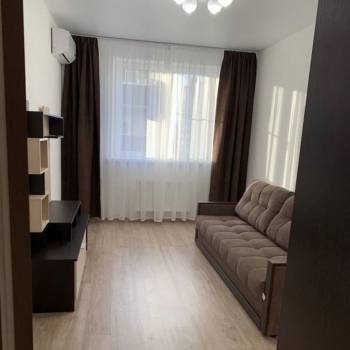 Сдается 1-комнатная квартира, 38 м²