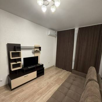 Сдается 1-комнатная квартира, 38 м²