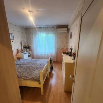 Продается Многокомнатная квартира, 81 м²