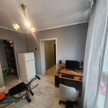Продается Многокомнатная квартира, 81 м²