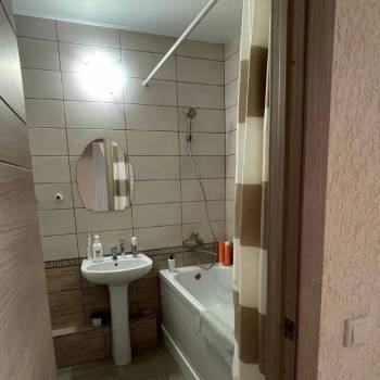 Сдается 1-комнатная квартира, 42 м²