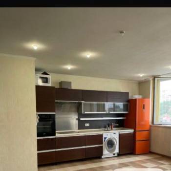 Сдается Многокомнатная квартира, 100 м²
