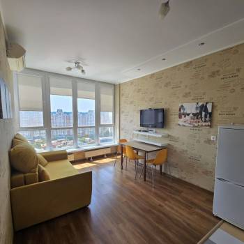Сдается 1-комнатная квартира, 50 м²