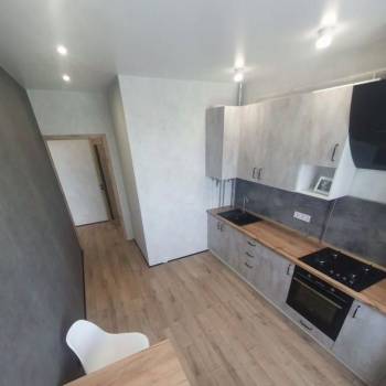 Продается 1-комнатная квартира, 37 м²