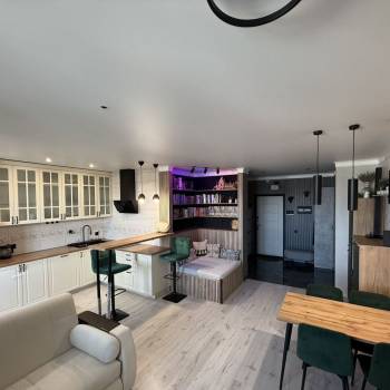 Продается 2-х комнатная квартира, 96 м²