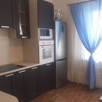 Продается 1-комнатная квартира, 37 м²