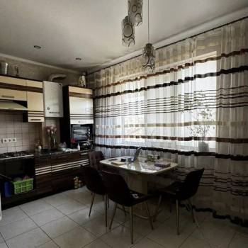 Продается 1-комнатная квартира, 48 м²