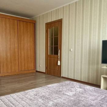 Продается 1-комнатная квартира, 38 м²