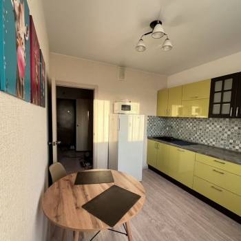 Сдается 1-комнатная квартира, 39 м²