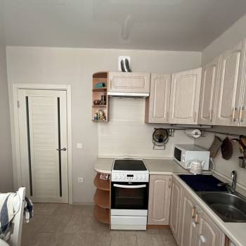 Продается 1-комнатная квартира, 40,7 м²