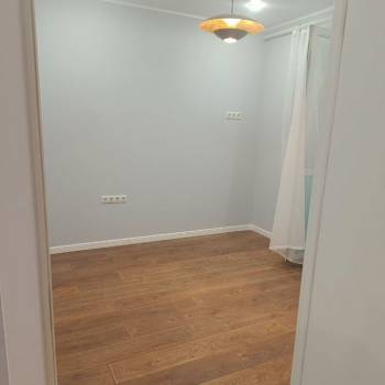 Продается 1-комнатная квартира, 42 м²
