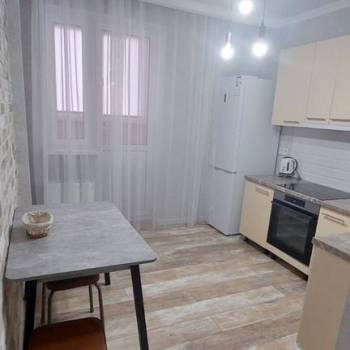 Продается 1-комнатная квартира, 37 м²