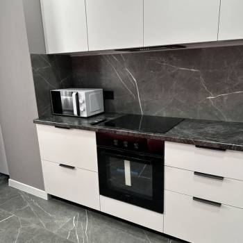 Продается 1-комнатная квартира, 56 м²