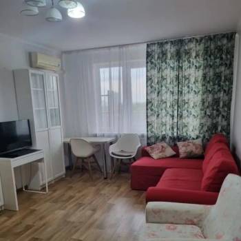 Сдается 1-комнатная квартира, 40 м²