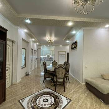 Продается Многокомнатная квартира, 105 м²