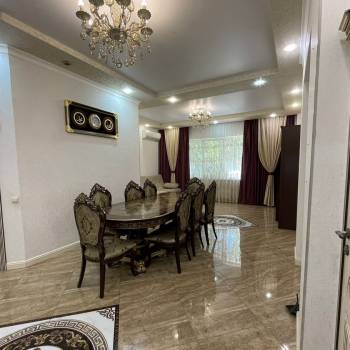Продается Многокомнатная квартира, 105 м²