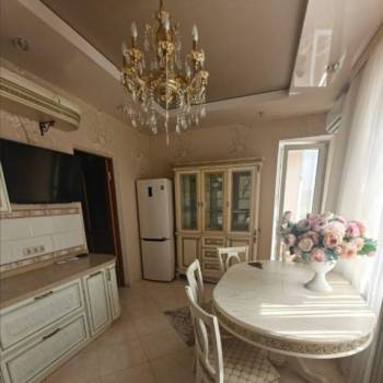 Сдается 2-х комнатная квартира, 110 м²
