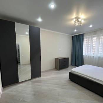 Сдается 1-комнатная квартира, 42 м²