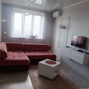 Продается 1-комнатная квартира, 42 м²
