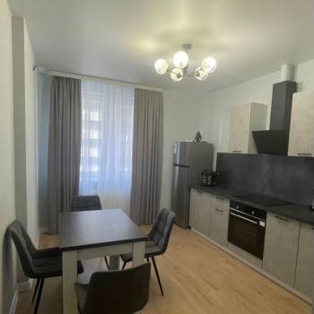 Сдается 2-х комнатная квартира, 65 м²
