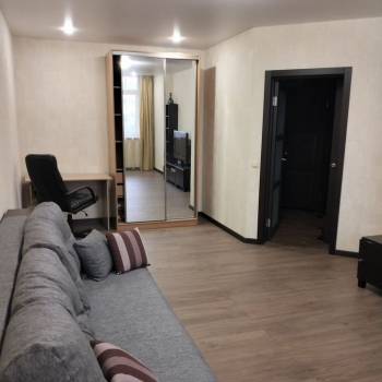 Сдается 1-комнатная квартира, 42 м²