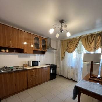 Сдается 1-комнатная квартира, 51 м²