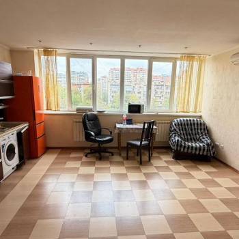Сдается 2-х комнатная квартира, 100 м²