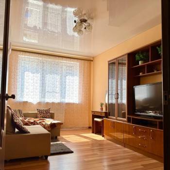 Сдается 1-комнатная квартира, 42 м²