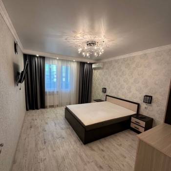 Сдается 2-х комнатная квартира, 76 м²