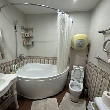 Сдается 2-х комнатная квартира, 76 м²