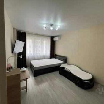 Продается 1-комнатная квартира, 38 м²