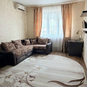 Сдается 1-комнатная квартира, 43 м²