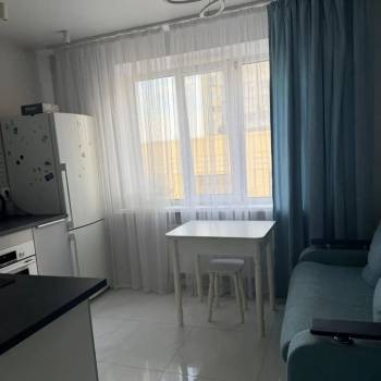 Сдается 1-комнатная квартира, 38 м²