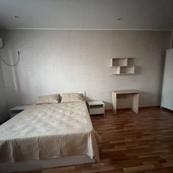 Сдается 1-комнатная квартира, 49 м²