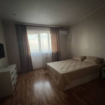 Сдается 1-комнатная квартира, 49 м²