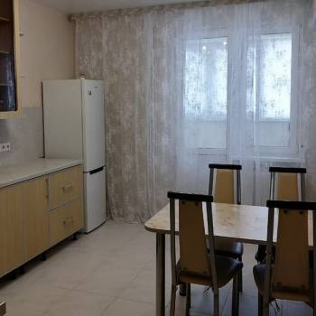 Сдается 2-х комнатная квартира, 72 м²