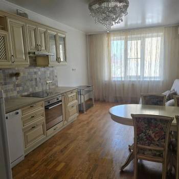Сдается 1-комнатная квартира, 70 м²