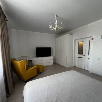 Сдается 2-х комнатная квартира, 65 м²