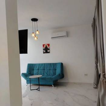 Продается 1-комнатная квартира, 53 м²