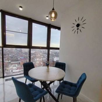 Продается 1-комнатная квартира, 53 м²