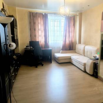 Продается 1-комнатная квартира, 54 м²