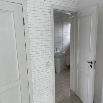 Сдается Нежилое помещение, 200 м²