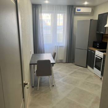 Сдается 1-комнатная квартира, 38 м²