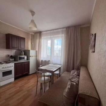 Сдается 1-комнатная квартира, 42 м²