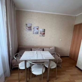 Сдается 1-комнатная квартира, 42 м²