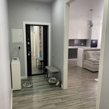 Продается 1-комнатная квартира, 83 м²