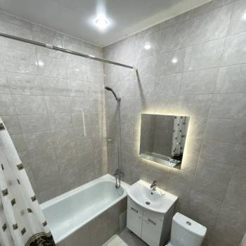 Сдается 1-комнатная квартира, 56 м²