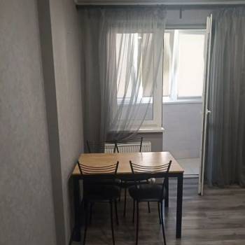 Сдается 1-комнатная квартира, 40,4 м²